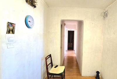 De renovat, 3 camere, 2 bai langa Scoala nr 4 - 2