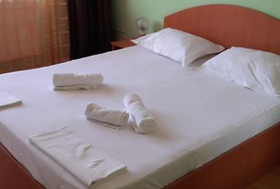 Casă cu Teren 1000 Mp în Central - 3