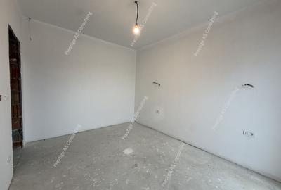Duplex cu 4 camere cu Canalizare în Giarmata - 11
