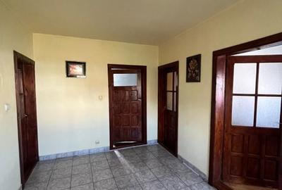 Casă cu 10 camere cu Teren 181 Mp în Rovine - 6