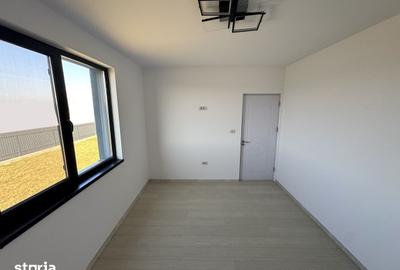 Casă cu 4 camere cu Teren 600 Mp în Bucium - 2