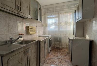 Mihai Bravu,Obor METROU PARC Ferdinand ,bl.reabilitat,et.1/10,stradal,Liber - 6