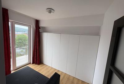 Apartament cu 3 camere semidecomandat în Central - 8