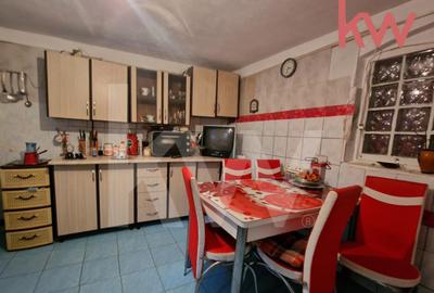 Casă cu 5 camere cu Canalizare în Central - 3