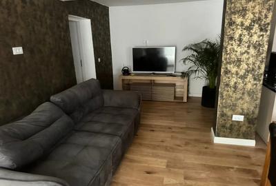 Casă cu 4 camere cu Teren 1200 Mp în Central