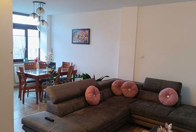 Apartament cu 3 camere decomandat în Central - 1