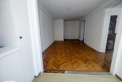 Casă cu 7 camere cu Teren 1227 Mp în Negru Vodă - 11