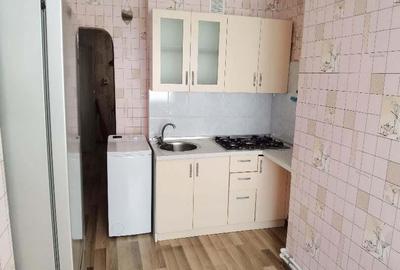 Garsonieră decomandată în Plopilor