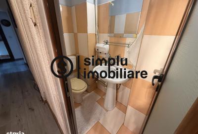 Apartament cu 3 camere decomandat în 1 Mai