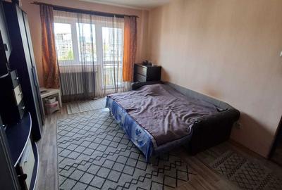 Apartament cu 3 camere decomandat în Calea București - 5