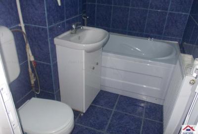 Central Targoviste inchiriez  apartament 3 camere decomandate Central Targoviste inchiriez  apartament 3 camere decomandate - 2