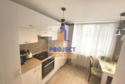 Apartament cu 4 camere decomandat în Eremia