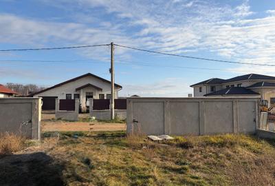 Casă cu 3 camere în Central - 1