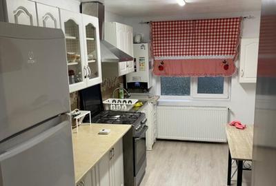 Inchiriez apartament cu 3 camere complet utilat sud est Focsani Inchiriez apartament cu 3 camere complet utilat sud est Focsani - 8