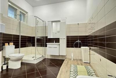 Casă individuală cu 10 camere cu Canalizare în Lunei - 7