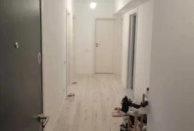 Apartament cu 3 camere decomandat în Tractorul - 2