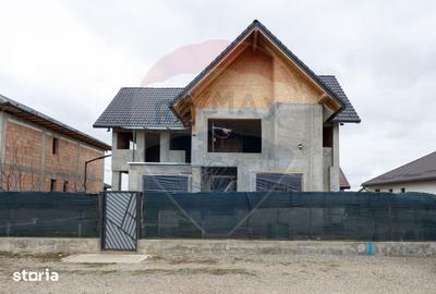 Casă cu 5 camere cu Teren 500 Mp în Central - 8