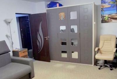 Garsonieră decomandată în - 1