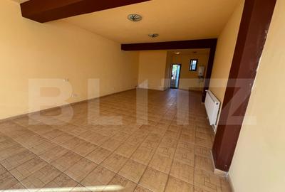 Spa?iu de inchiriat, 55 mp utili, zona Micro 4 - 5