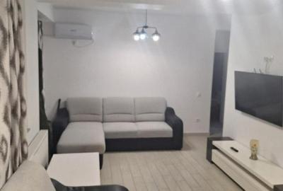 Apartament cu 2 camere decomandat, mobilat în Central