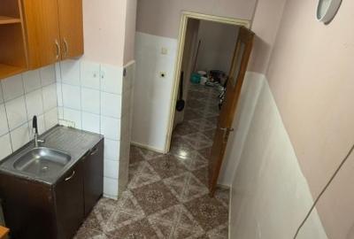 Apartament cu 3 camere semidecomandat în Grivița - 8