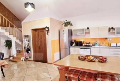 Casă cu 7 camere cu Teren 730 Mp în Simeria
