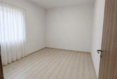 Casă cu 4 camere cu Teren 300 Mp în Central - 8