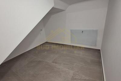 Casă individuală cu 5 camere cu Canalizare în Central - 9