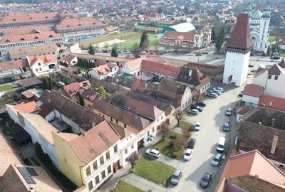 Casă cu 4 camere cu Teren 332 Mp în Ultracentral - 2