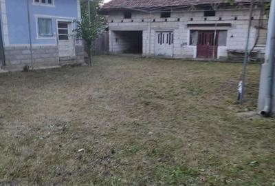 Casă cu 5 camere cu Teren 2500 Mp în Cociuba Mică - 4