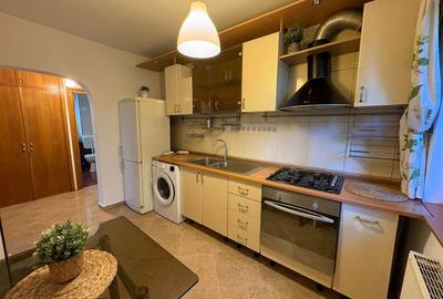 Apartament cu 2 camere decomandat, mobilat în Berceni