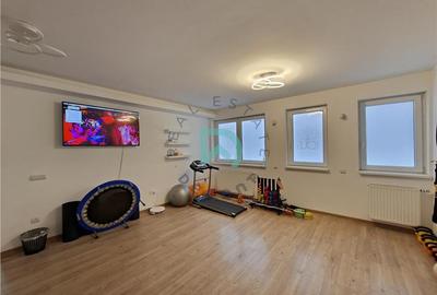 Apartament cu 3 camere decomandat în Avantgarden