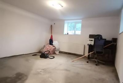 Casa de vanzare cu 4 camere, 141 mp , Gruia - 4