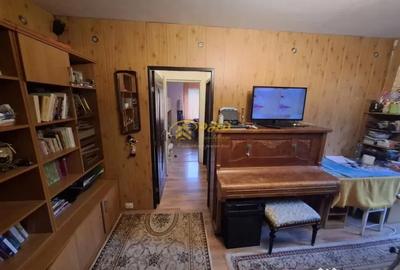 Apartament cu 3 camere decomandat, mobilat în Podul de Piatră - 5