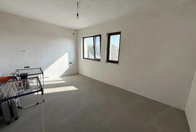 Apartament cu 3 camere decomandat în Dacia
