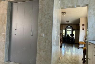 Casă cu 6 camere cu Teren 1000 Mp în Central - 2