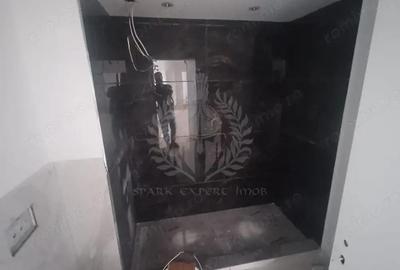 Apartament cu 4 camere în Central - 1