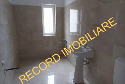 Spatiu comercial in CF, parter, 2 locuri parcare Finisat Floresti - 1