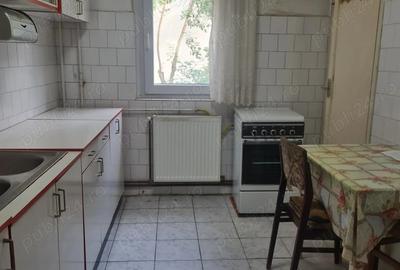 PROPRIETAR,vand apartament 3 camere+ garaj zona girocului - 2