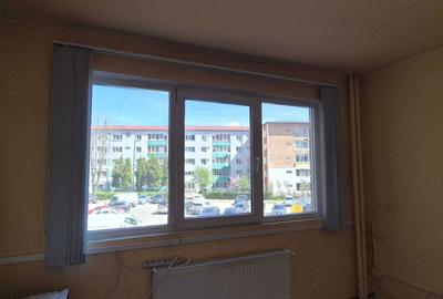 Apartament cu 3 camere semidecomandat în Govândari - 2
