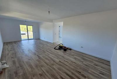 Casă cu 4 camere cu Canalizare în Aeroport - 8