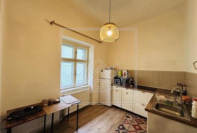 Apartament cu 3 camere semidecomandat în Central - 12