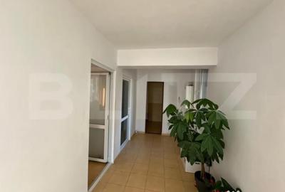 Spațiu comercial, de 48 mp, în Central - 4