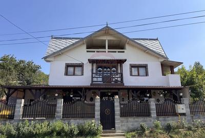 Casă individuală cu 5 camere în Măgura