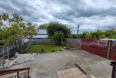 Casa in stare buna 12 km Pitesti - 2