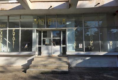 Spațiu comercial, de 90 mp, în Central - 8