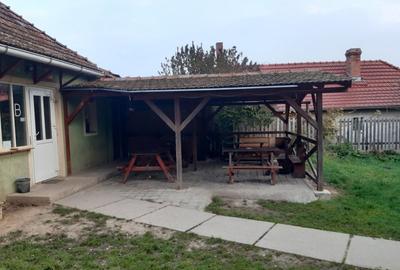 De vanzare casa sau magazin cu terasa - 1
