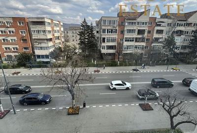 Apartament cu 2 camere decomandat în Poenari - 13