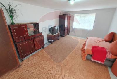 Casă individuală cu 4 camere în Suraia