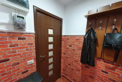 Apartament cu 2 camere semidecomandat în Universitate